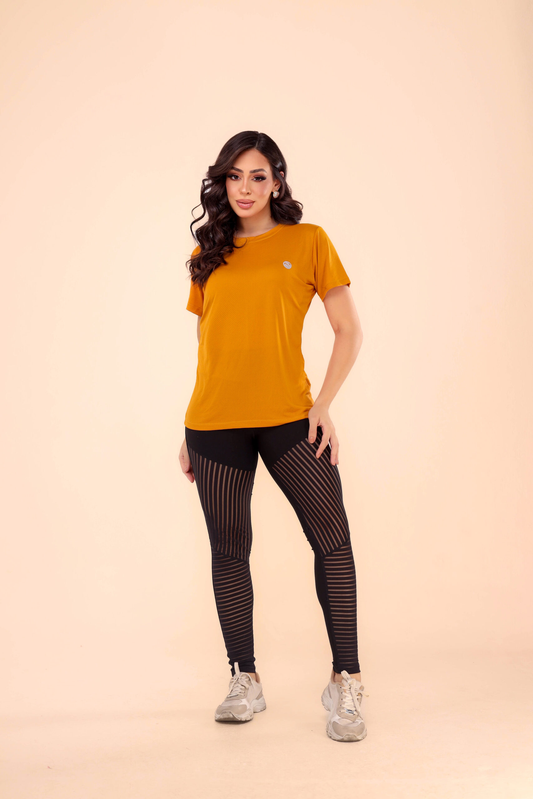 Blusa fitness modelo Zara - Imagem 2