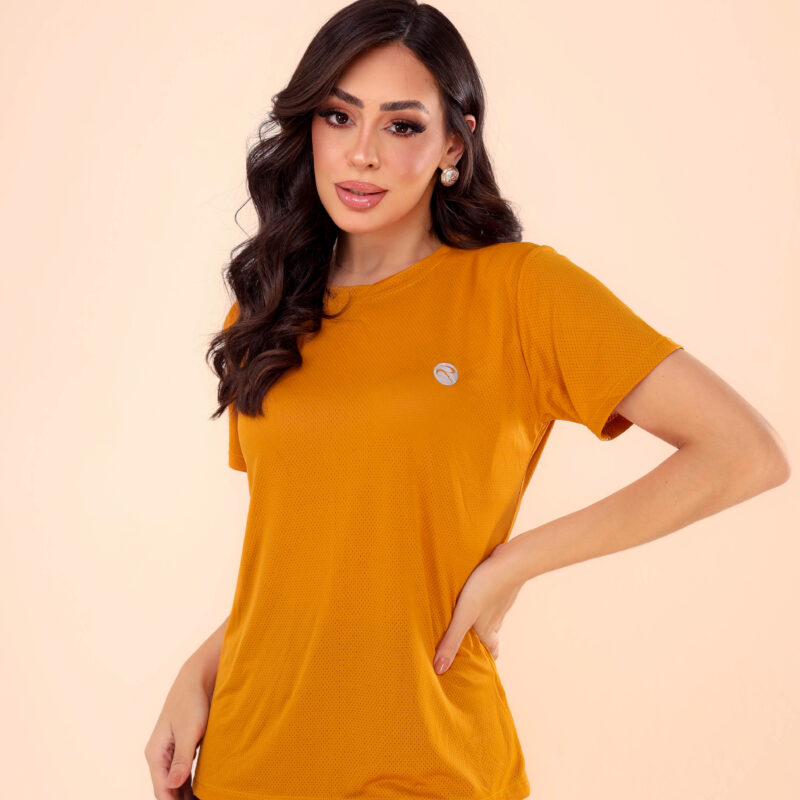 Blusa fitness modelo Zara