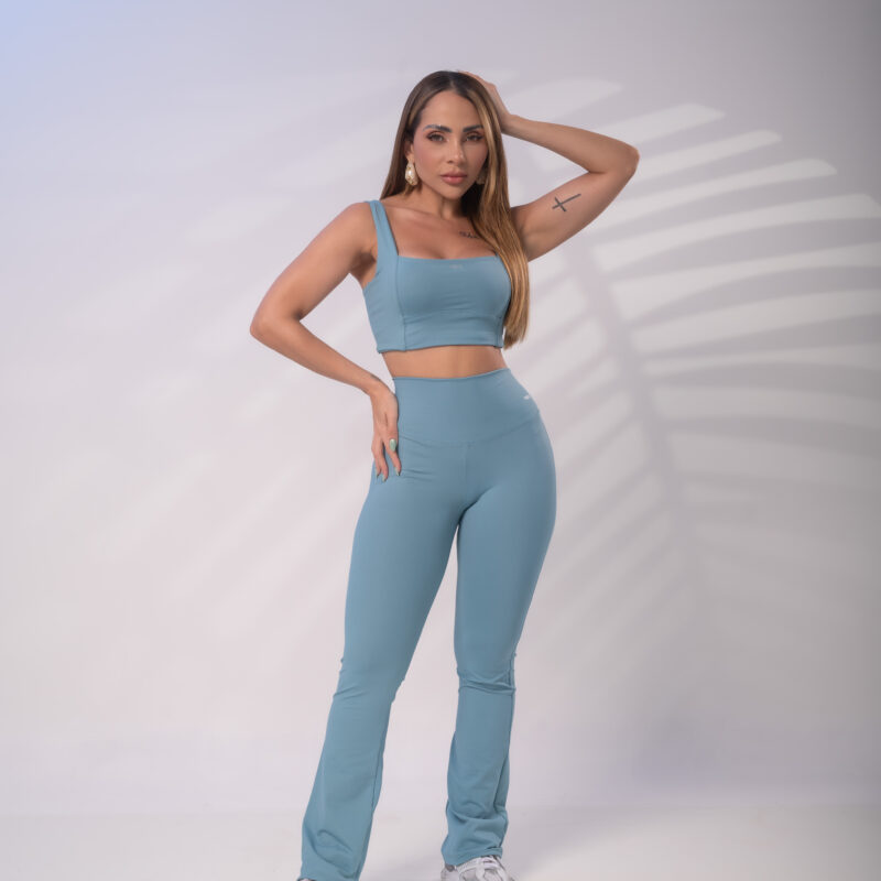 Conjunto calça flê com top reto